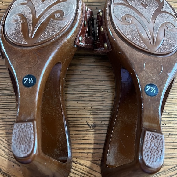 Heels😃Charles David Italy7.5BrownLeatherUnique designCable&StitchingVGCondition - Picture 7 of 8